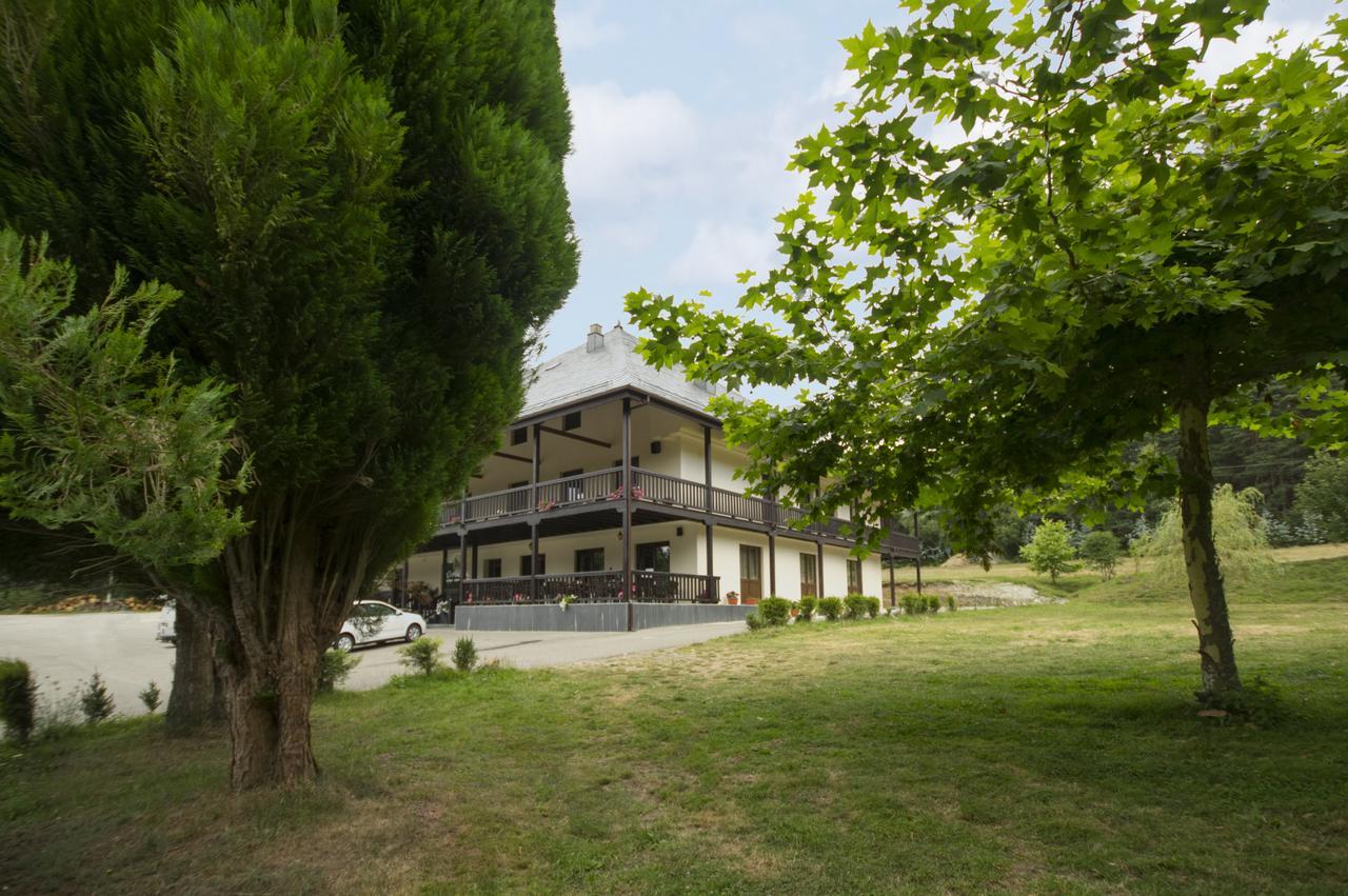 Complejo O Pineiral A Fonsagrada Hotel Kültér fotó